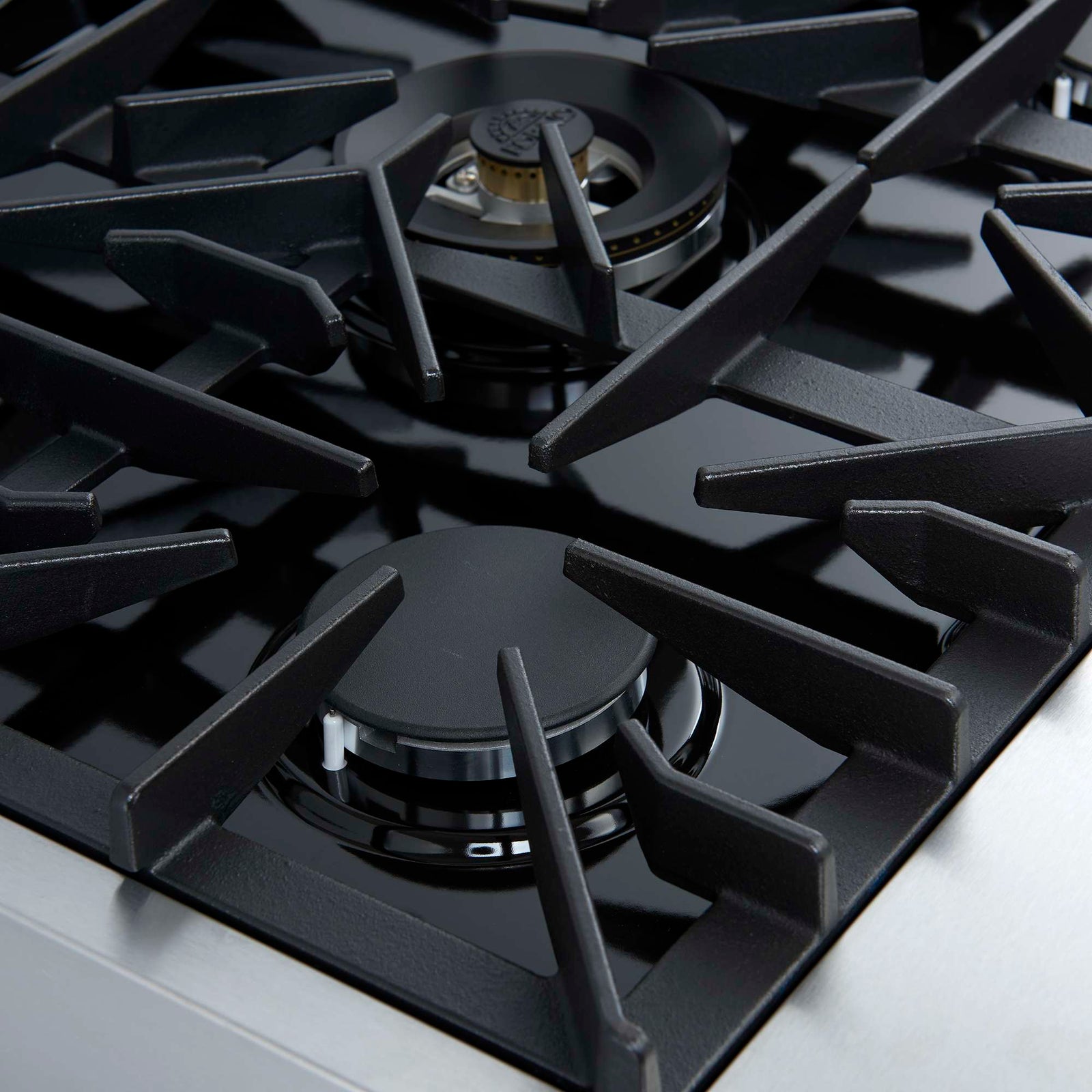 Forno Giovanni 30-inch Gas Range Black & Antique Brass Design, 5 Burners 67,000 BTU, 4.32 cu.ft. Convection Oven - FFSGS6274-30BLK
