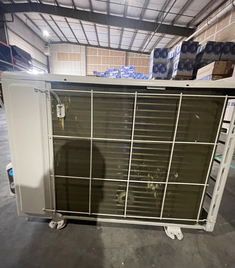 Grade A - MRCOOL 4th Gen DIY 12K BTU Condenser (S&D)