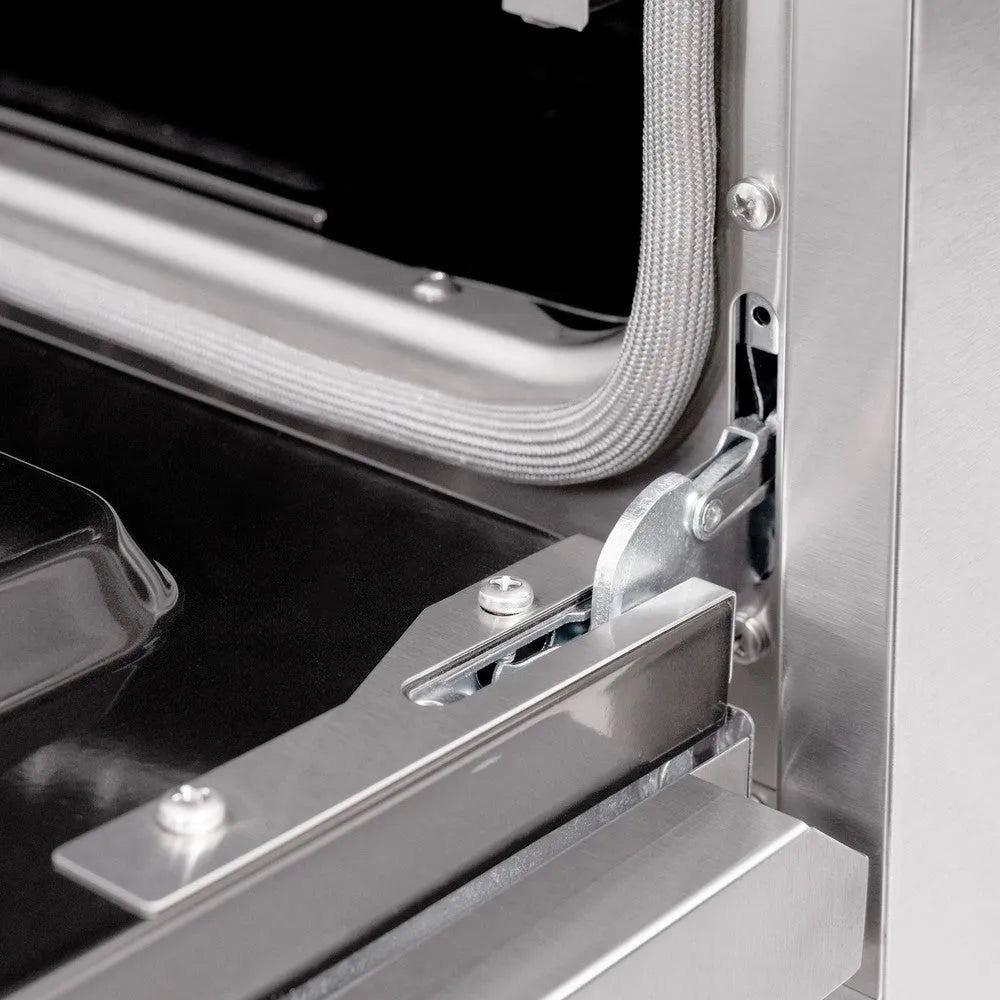 ZLINE Autograph Edition Classic 48-inch range in stainless steel and polished gold accents CDRZ-48-G, detail