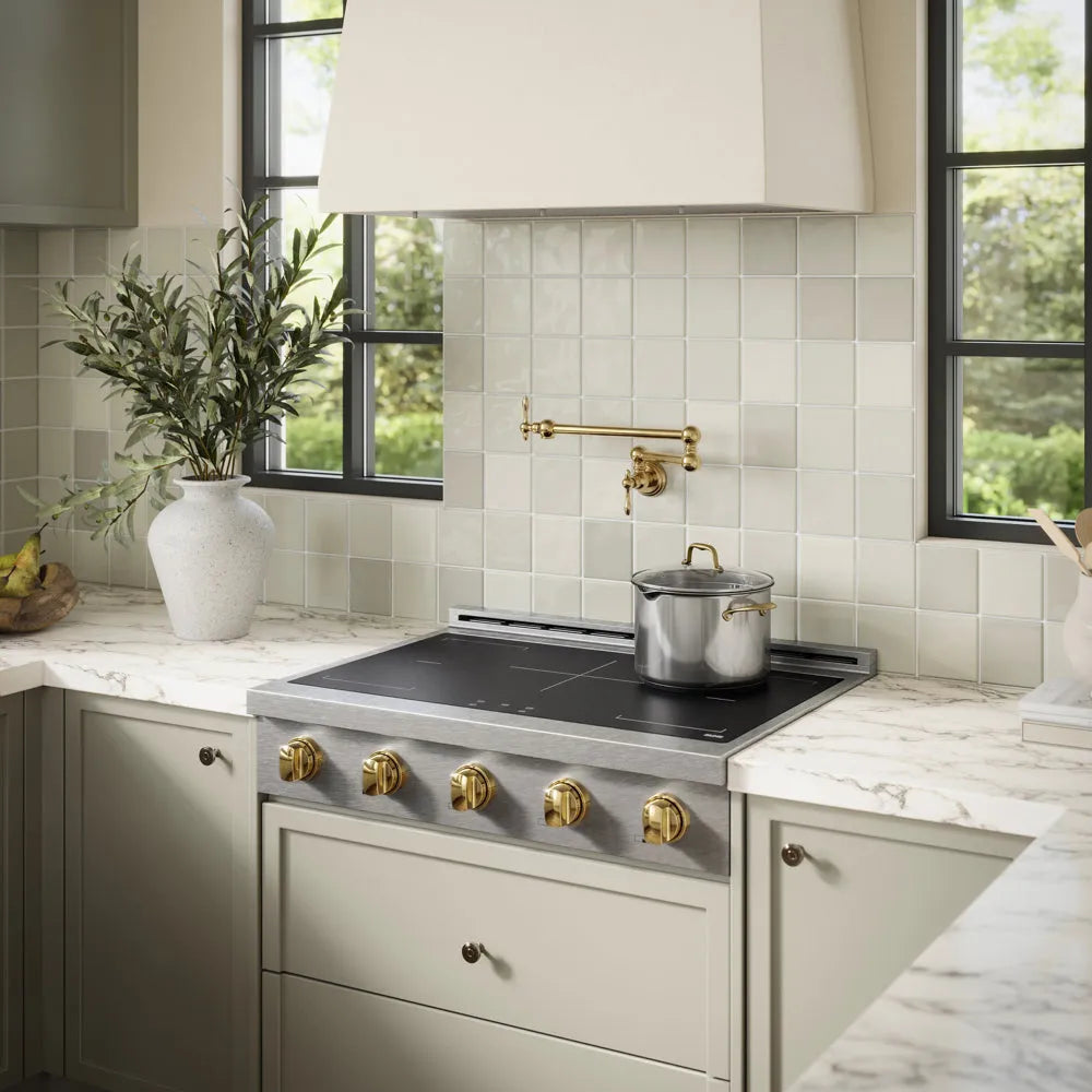 ZLINE Autograph Edition Paramount 36-inch rangetop in satin stainless steel and polished gold accents SINRTSZ-36-G, view 2
