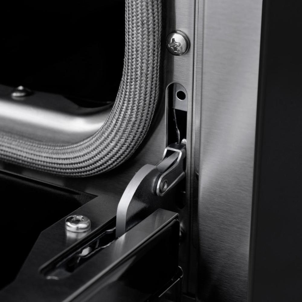 ZLINE Paramount 48-inch range in black stainless steel SGRB-BR-48, detail