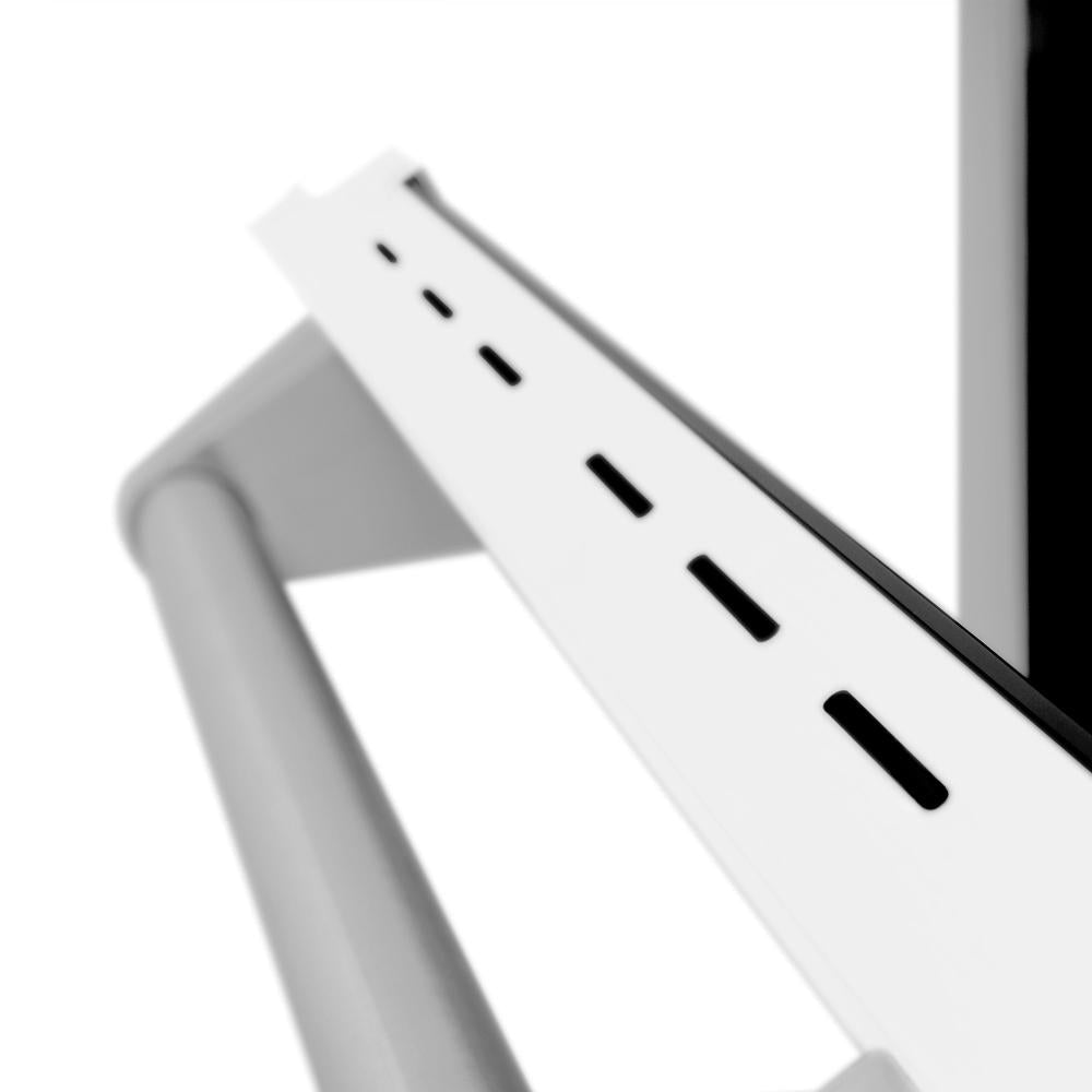 ZLINE Legacy 60-inch range in stainless steel with white matte door RA-WM-60, detail