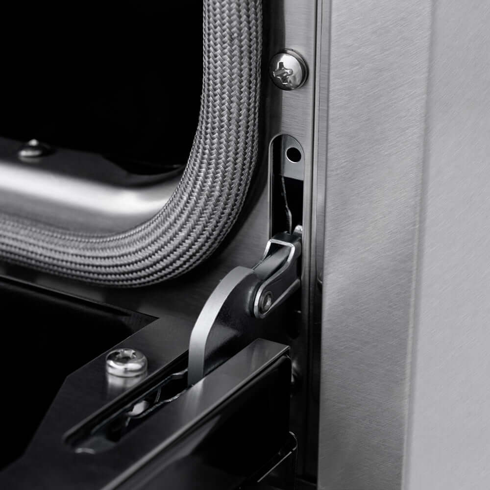 ZLINE Paramount 24-inch range in satin stainless steel with white matte door SINRS-WM-24, detail