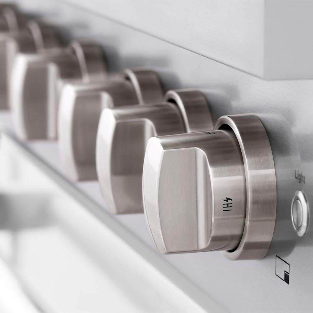 ZLINE Paramount 48-inch range in stainless steel with white matte door SGR-WM-48, detail