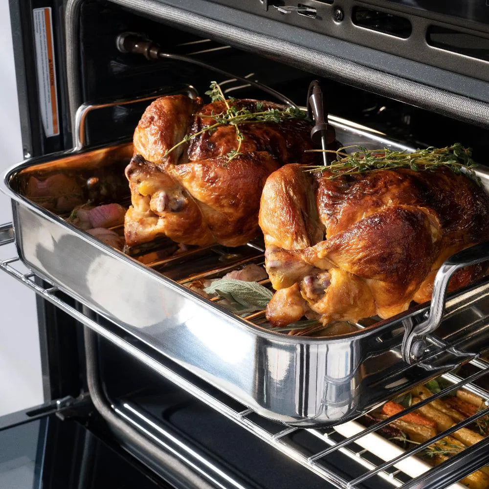 ZLINE Professional 30-inch wall oven in stainless steel with white matte door WAD-WM-30, detail